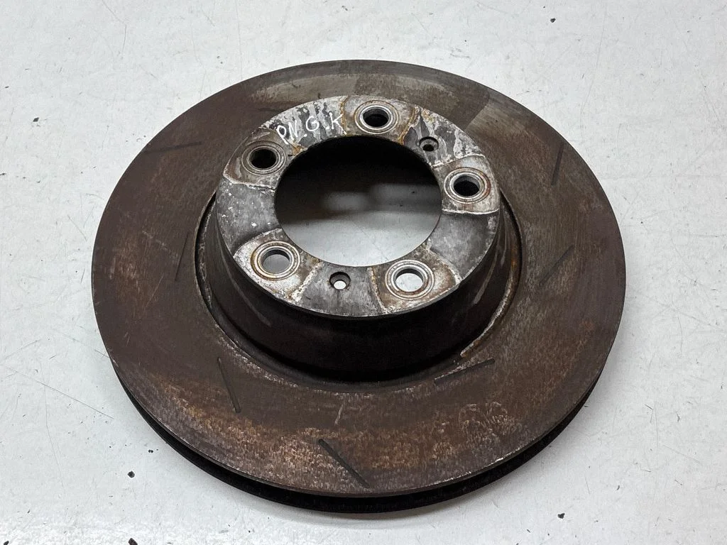Tagumine piduriketas – tagumine vasak
