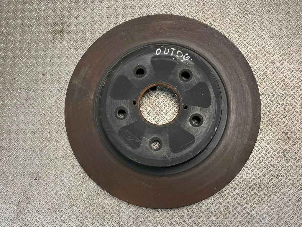 Aizmugurējais bremžu disks – aizmugurējā labā