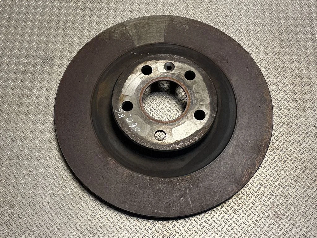Aizmugurējais bremžu disks – aizmugurējā kreisā