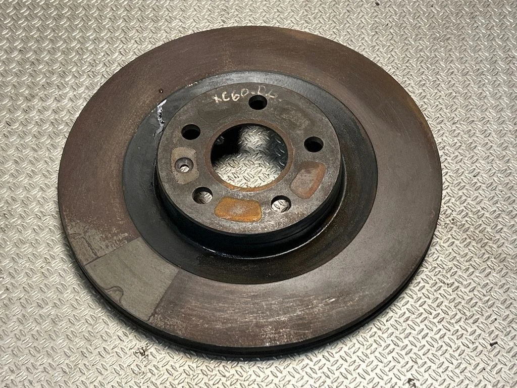 Rear brake disc – rear right