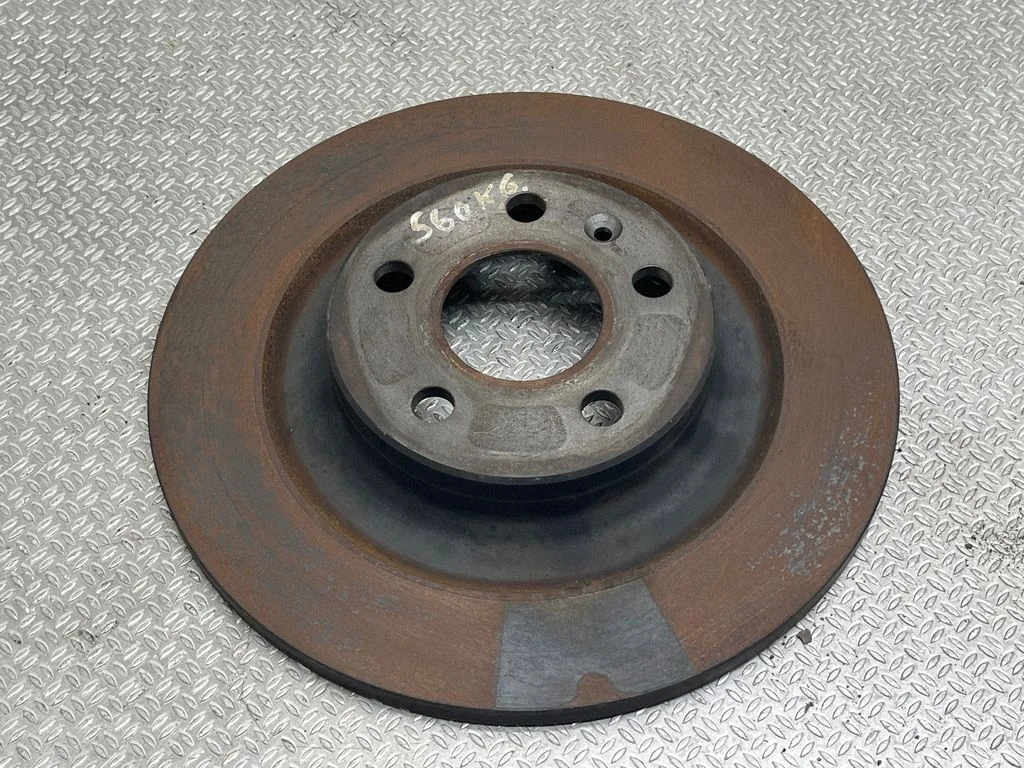 Rear brake disc – rear left