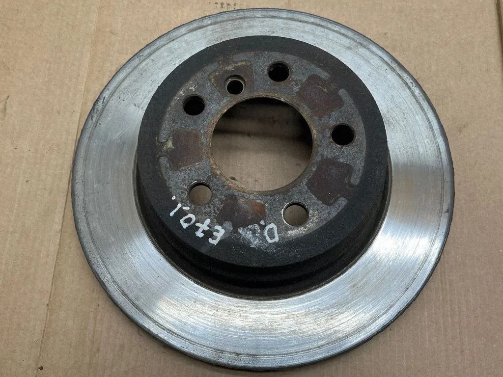 Rear brake disc – rear right
