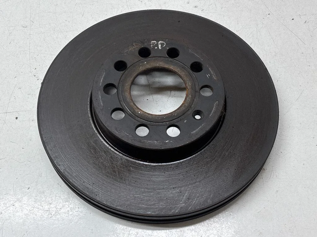 Front brake disc – front right