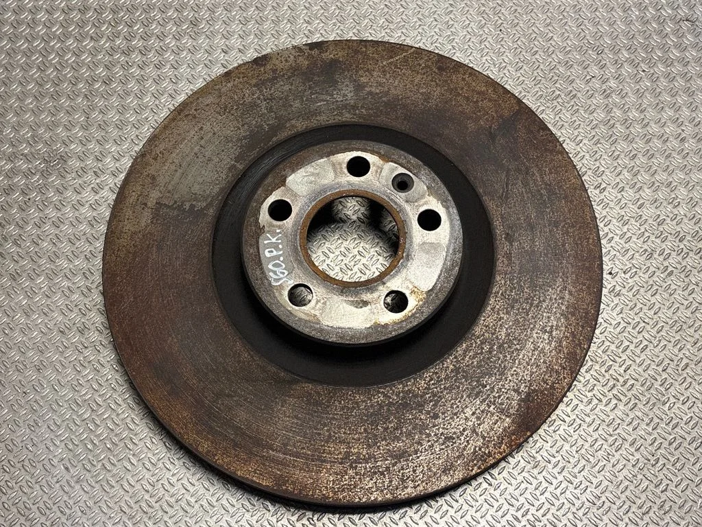 Priekšējais bremžu disks – priekšējā kreisā