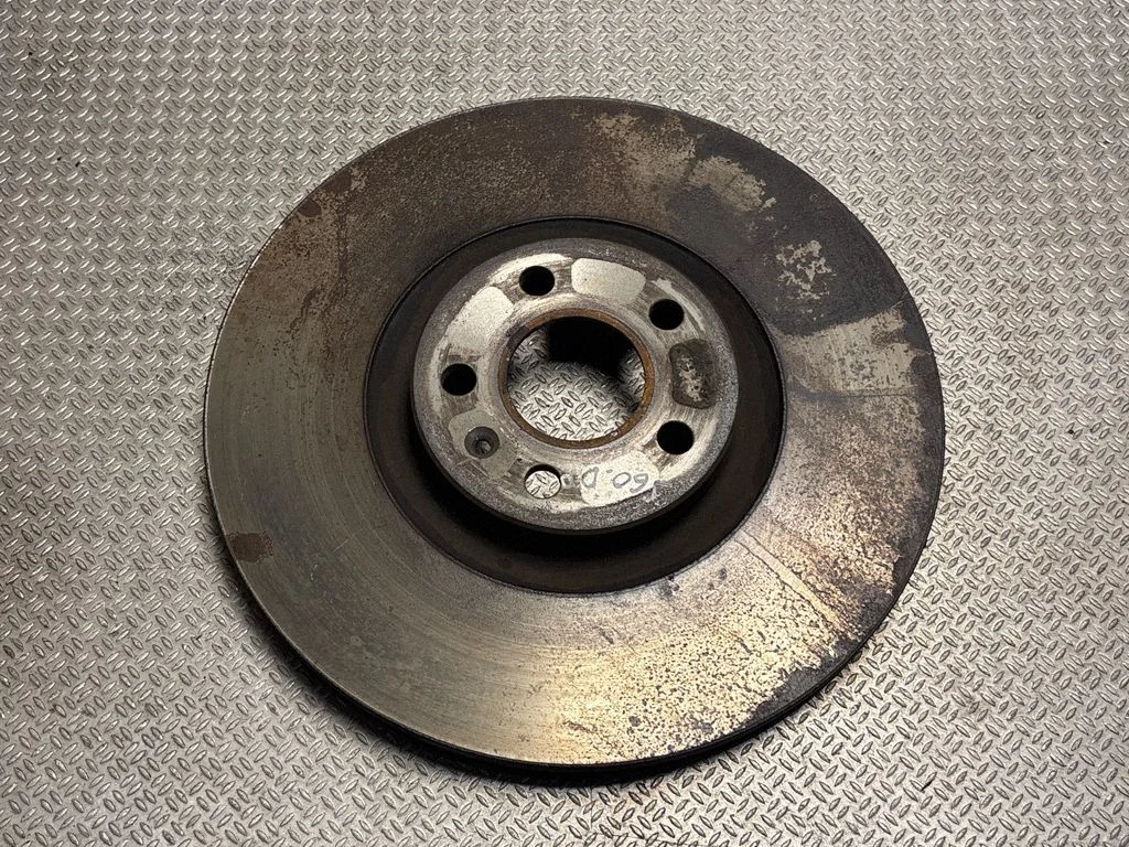 Priekšējais bremžu disks – priekšējā labā