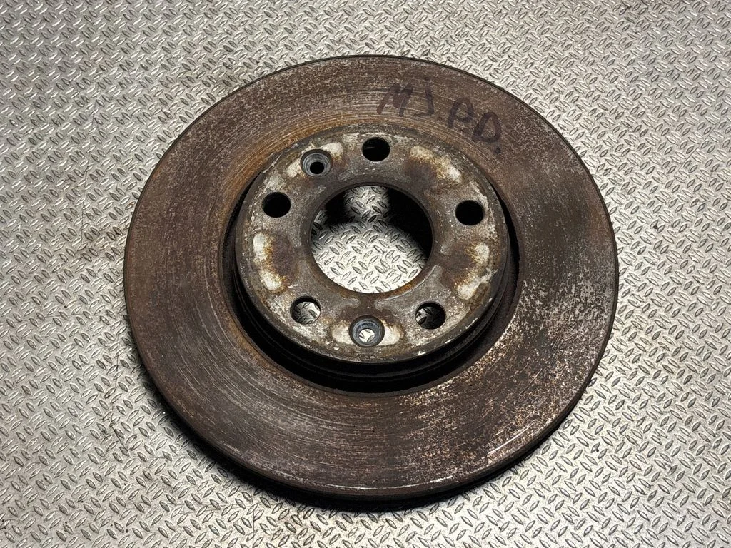 Front brake disc – front right