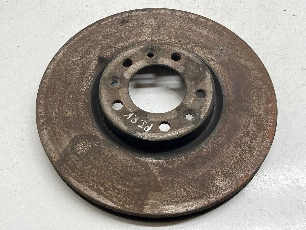Front brake disc – front left