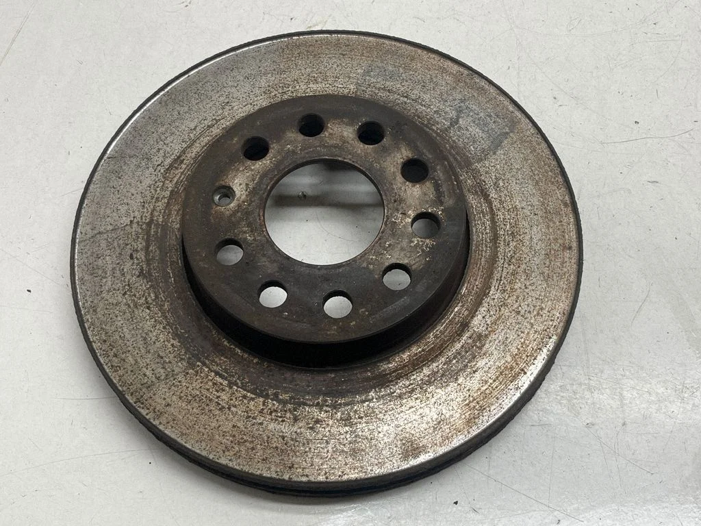 Front brake disc – front left