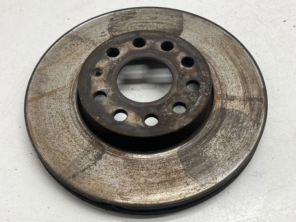 Front brake disc – front right