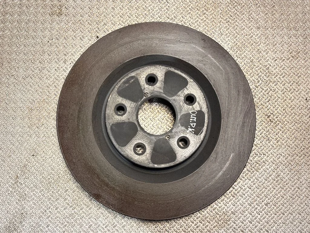 Priekšējais bremžu disks – priekšējā kreisā