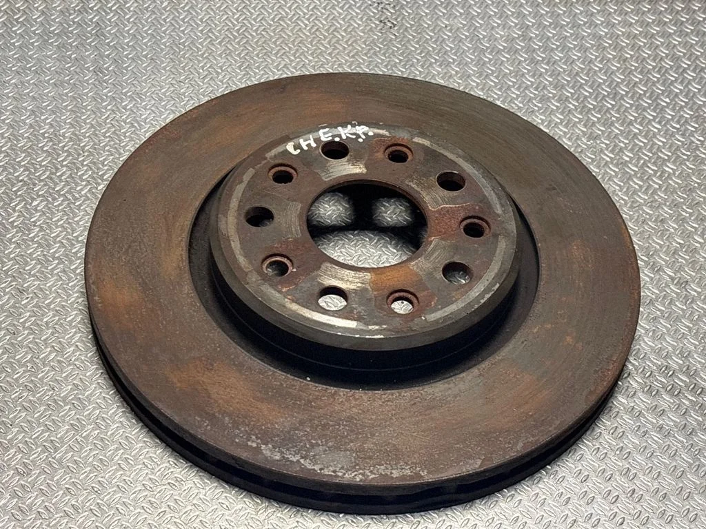Priekšējais bremžu disks – priekšējā kreisā