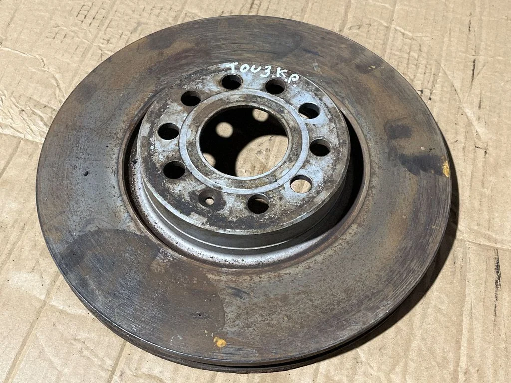 Tarcza hamulcowa przednia 5Q0615301F