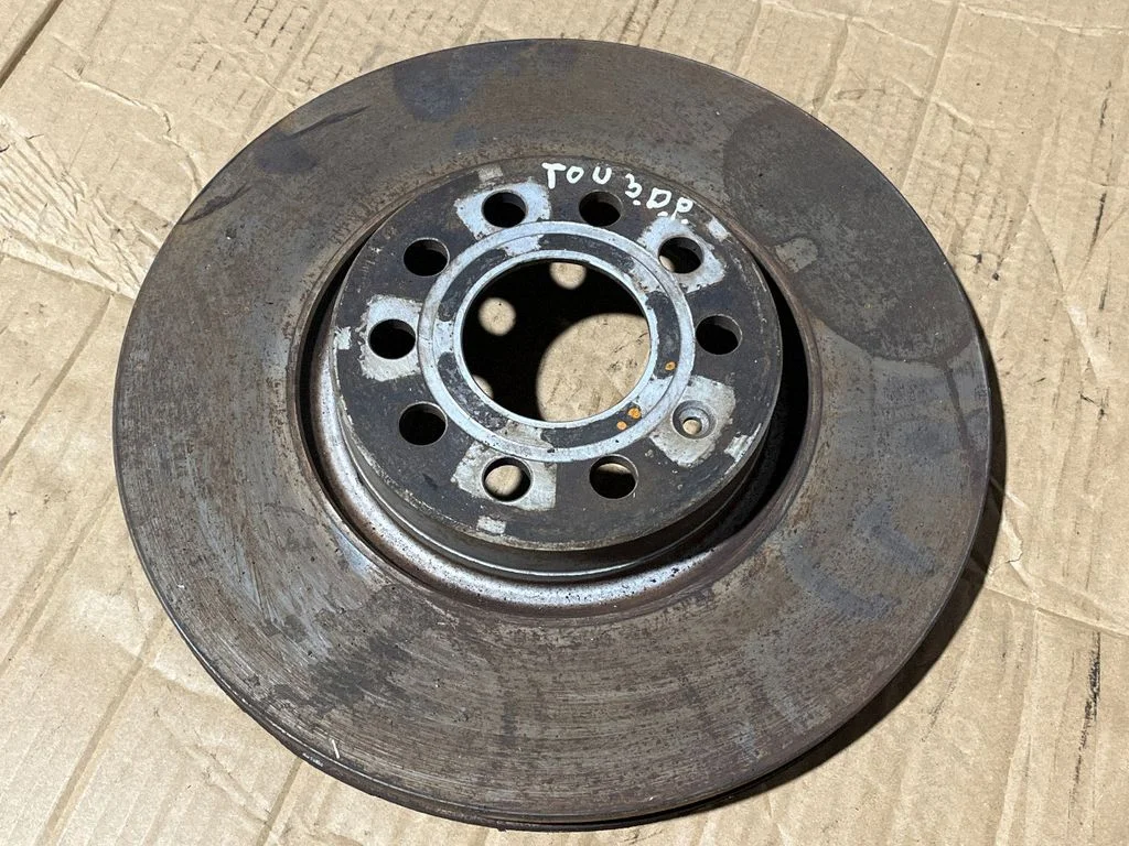 Tarcza hamulcowa przednia 5Q0615301F