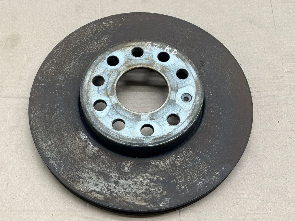 Priekšējais bremžu disks – priekšējā kreisā