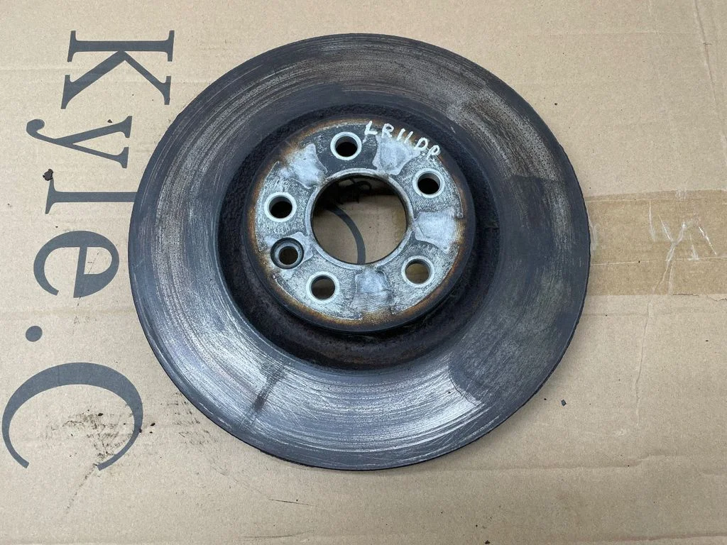 Front brake disc – front right
