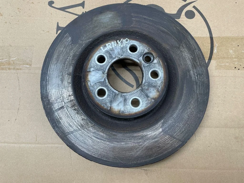 Front brake disc – front left