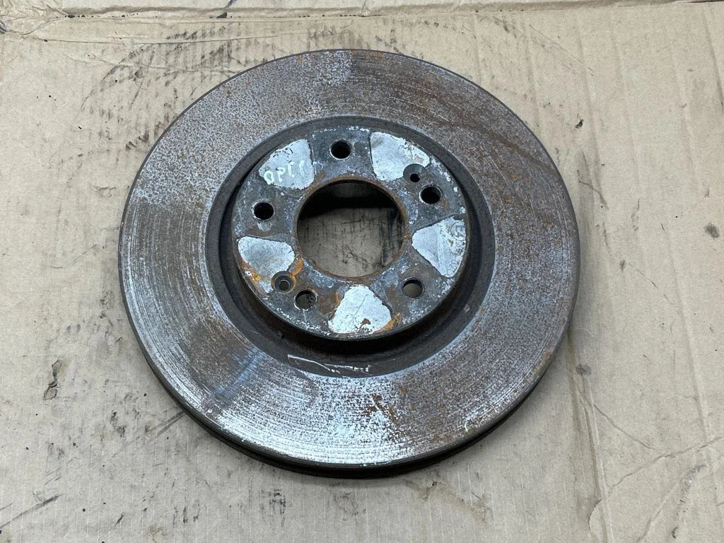 Front brake disc – front left