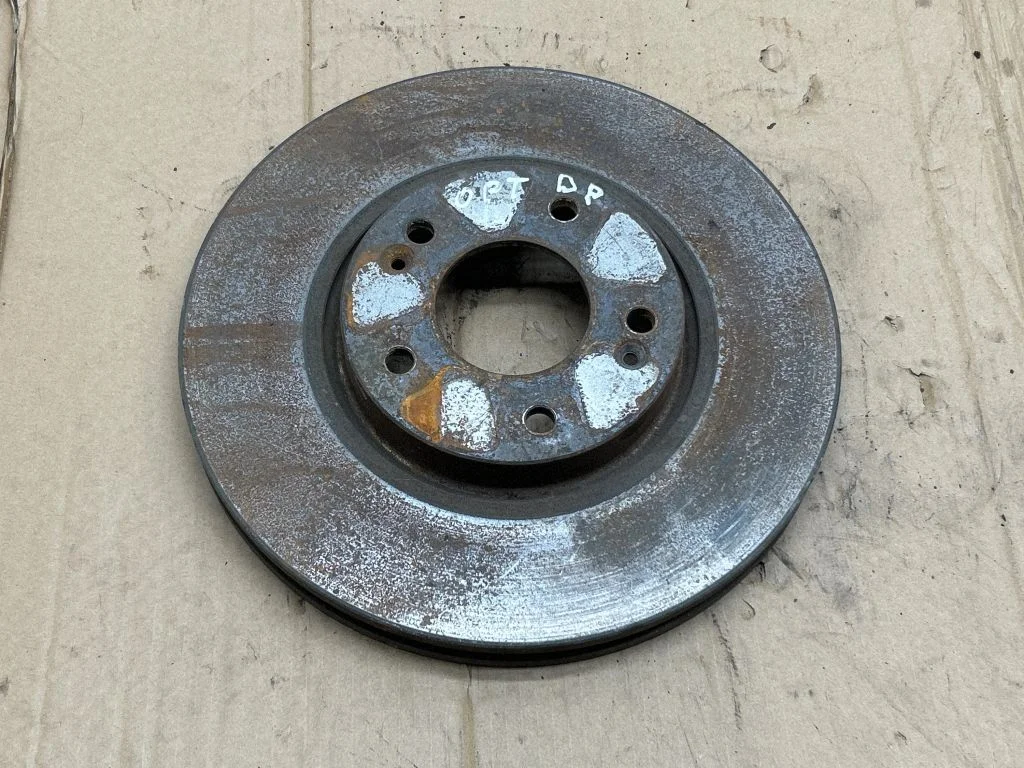 Front brake disc – front right