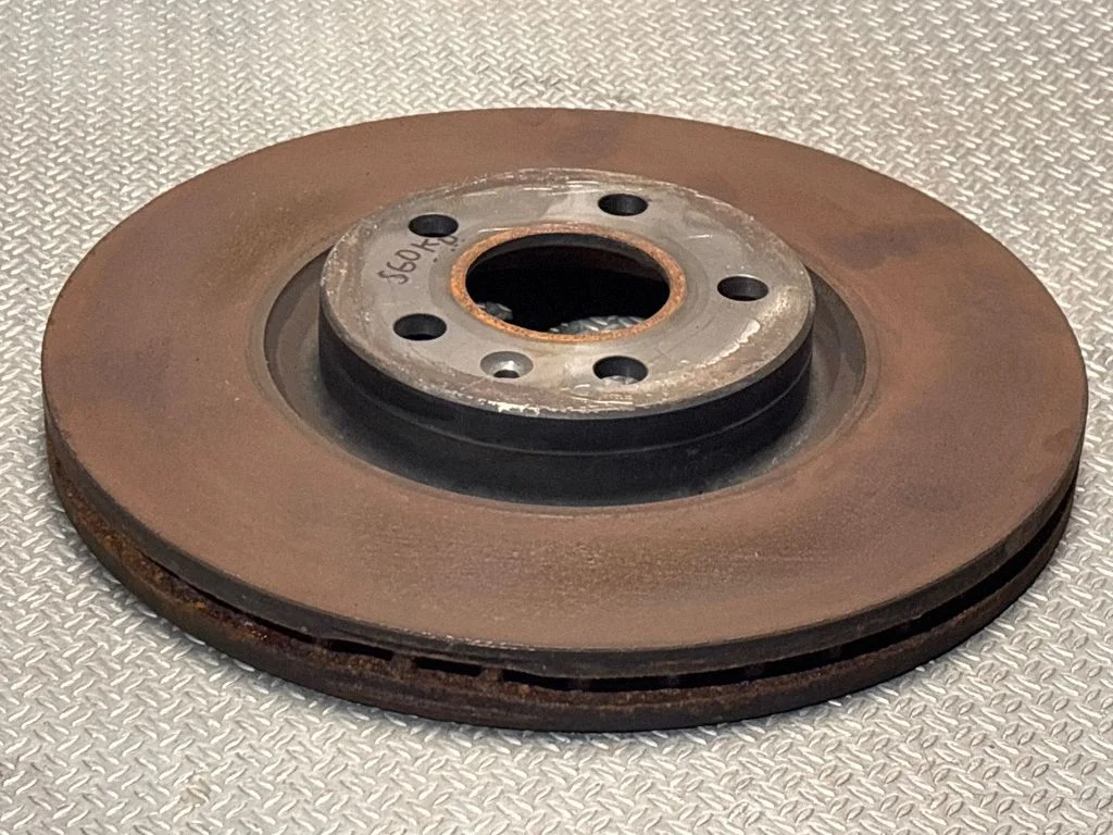 Front brake disc – front left