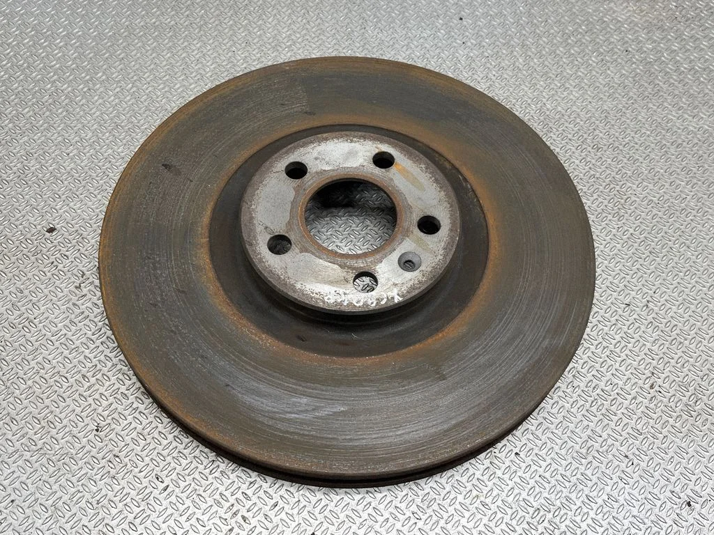 Front brake disc – front left