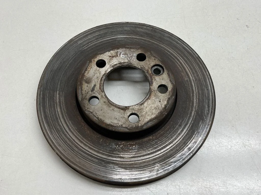 Front brake disc – front left