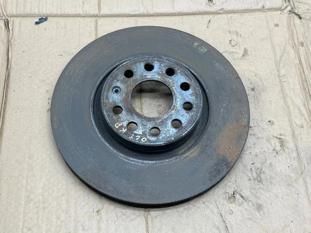 Priekšējais bremžu disks – priekšējā kreisā