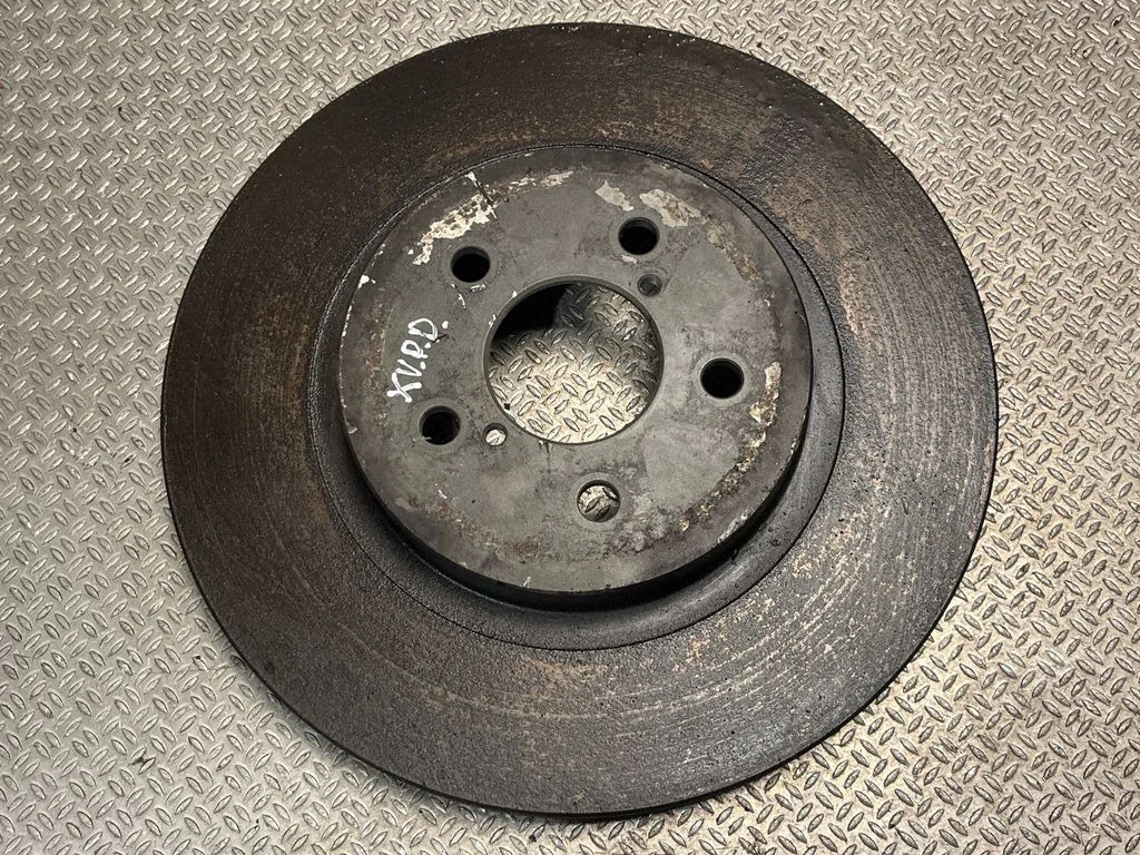 Front brake disc – front right