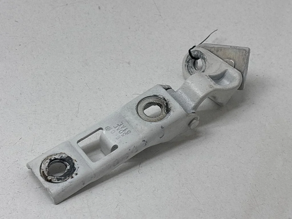 Tailgate/trunk/boot hinge 68229150