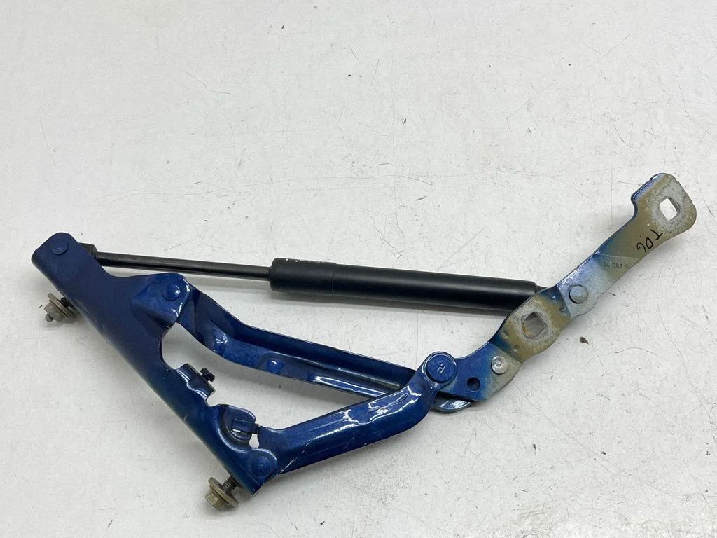 Tailgate/trunk/boot hinge 155148900B