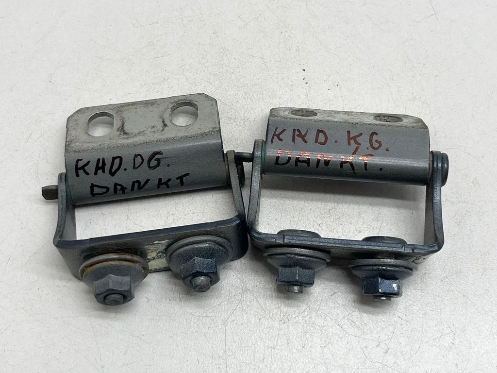 Tailgate/trunk/boot hinge 844005018R