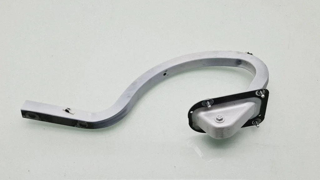 Aizmugurējā vāka eņģe (-es) – BMW 3. sērija F30 F35 F31 (2012-2018)