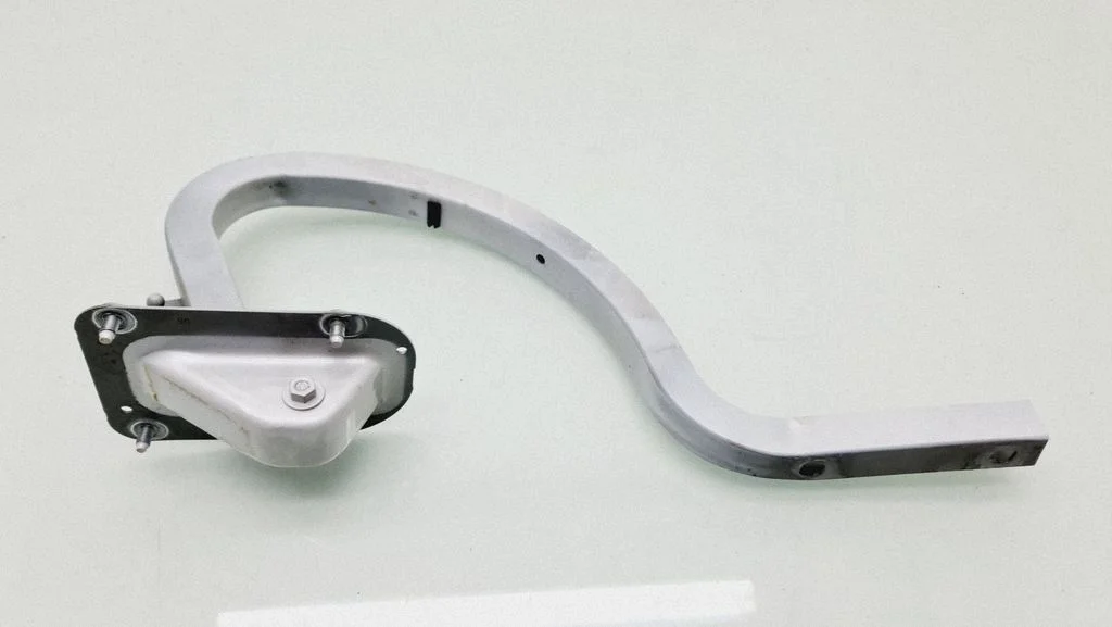 Tailgate/trunk/boot hinge – BMW 3 Series F30 F35 F31 (2012-2018)