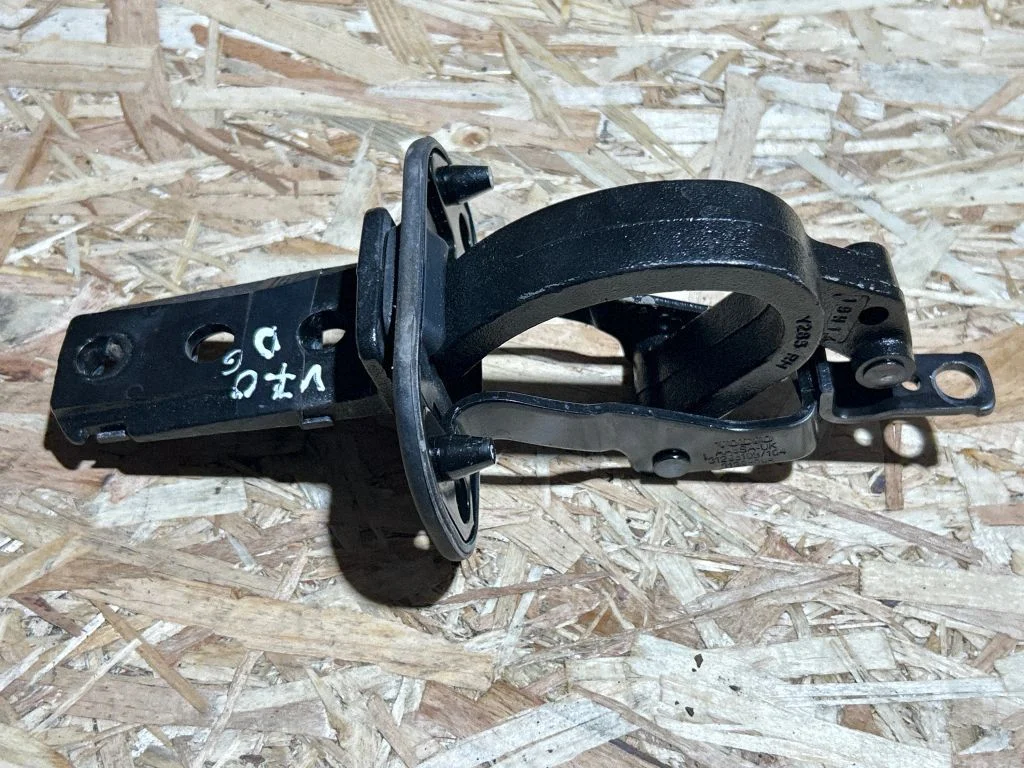 Tailgate/trunk/boot hinge 31298998
