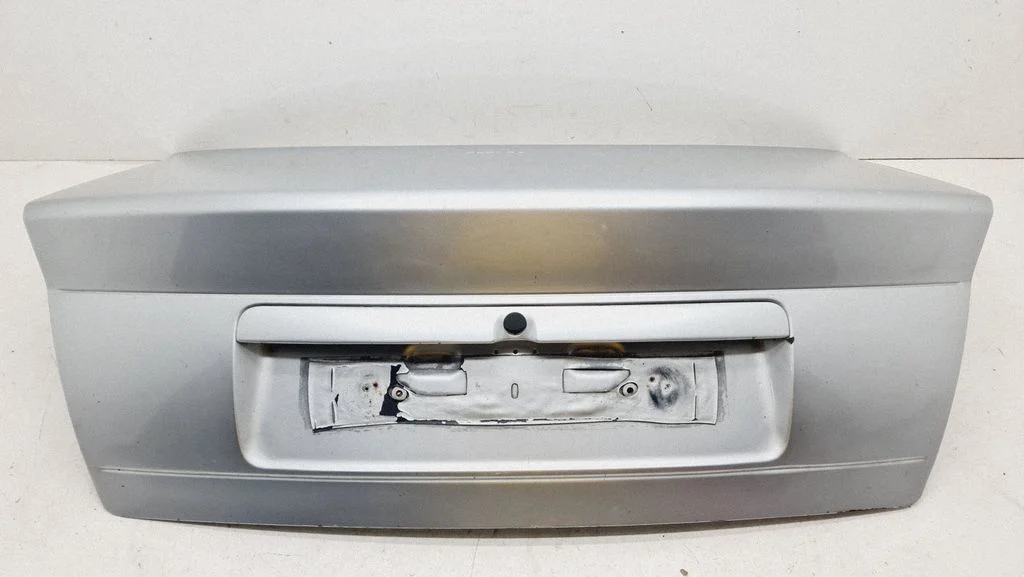 Aizmugurējais vāks (bagāžnieka) 8D5827023Q