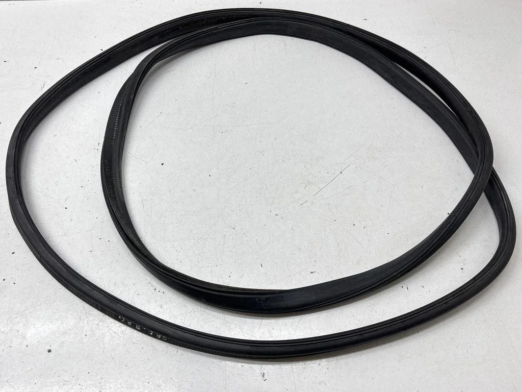 Loading door rubber seal (on body)