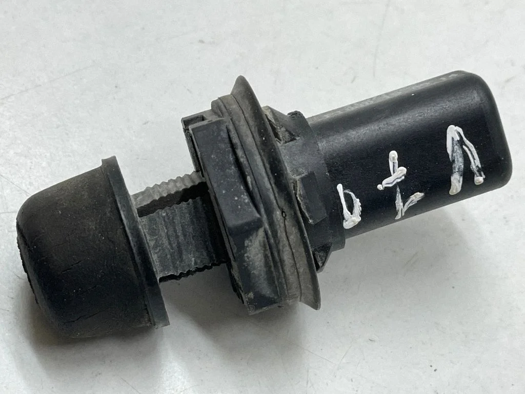 Tailgate/trunk/boot lid buffer 31371523