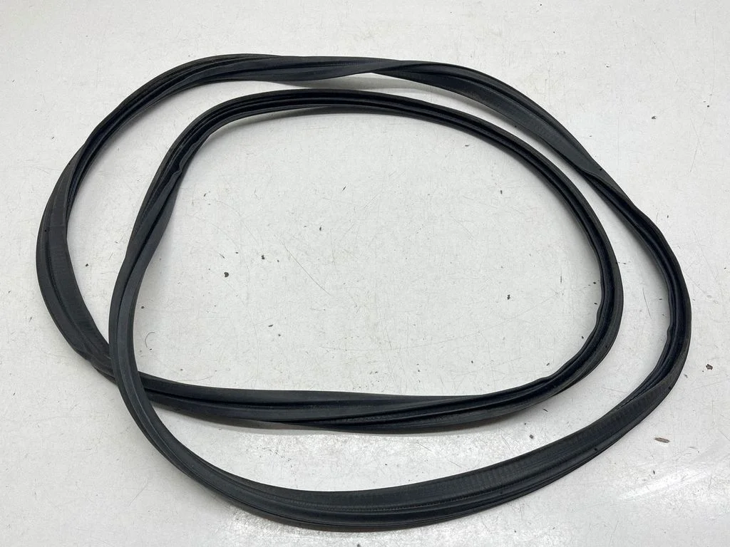Loading door rubber seal (on body) 130150