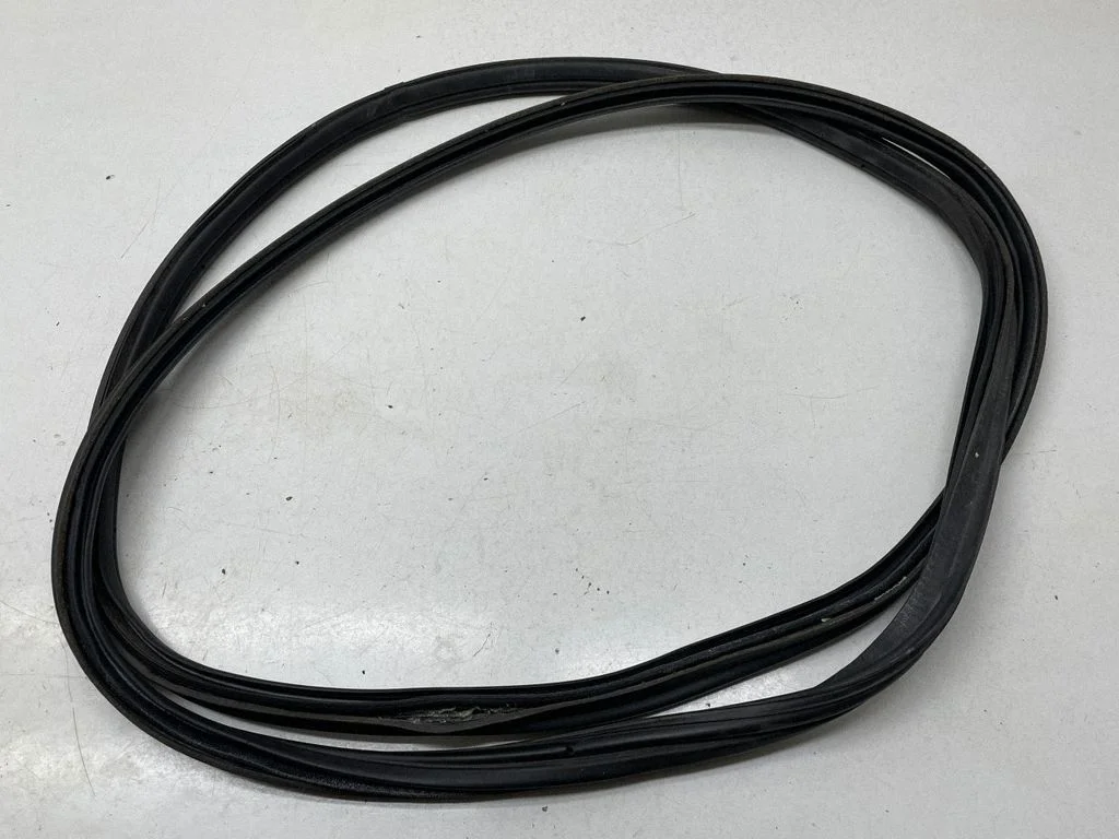 Loading door rubber seal (on body)