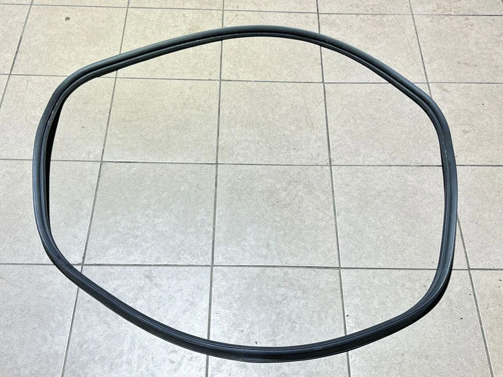 Loading door rubber seal (on body) – Volvo S90, V90 (2016-)