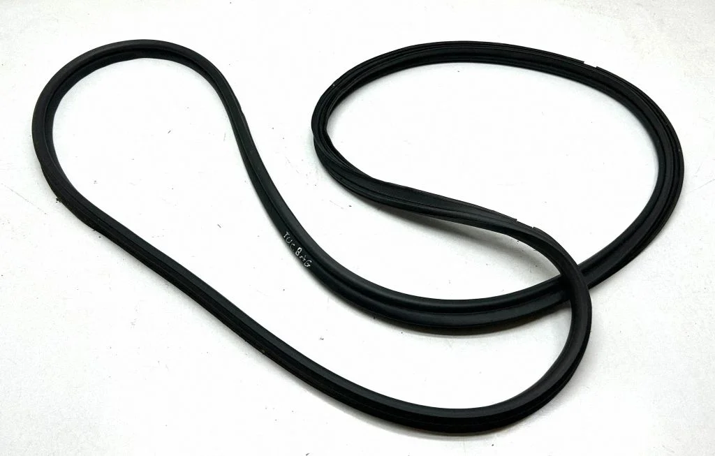 Loading door rubber seal (on body) – rear