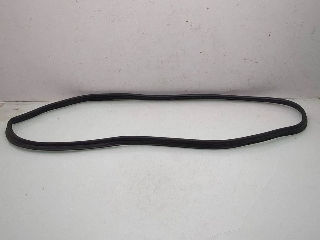 Loading door rubber seal (on body)