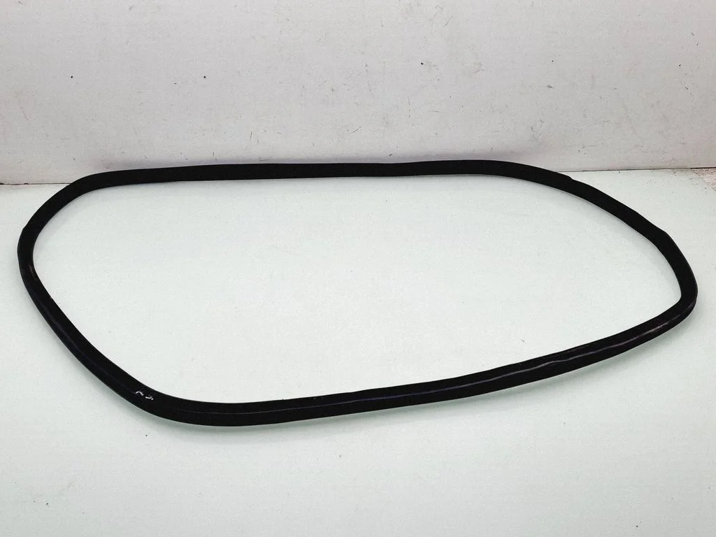 Loading door rubber seal (on body)