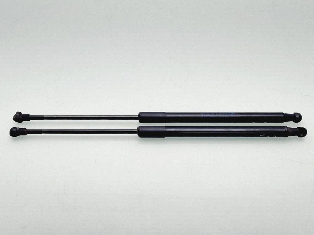 Aizmugurējā vāka amortizators – BMW 1. sērija F20 F21 (2011-2019)