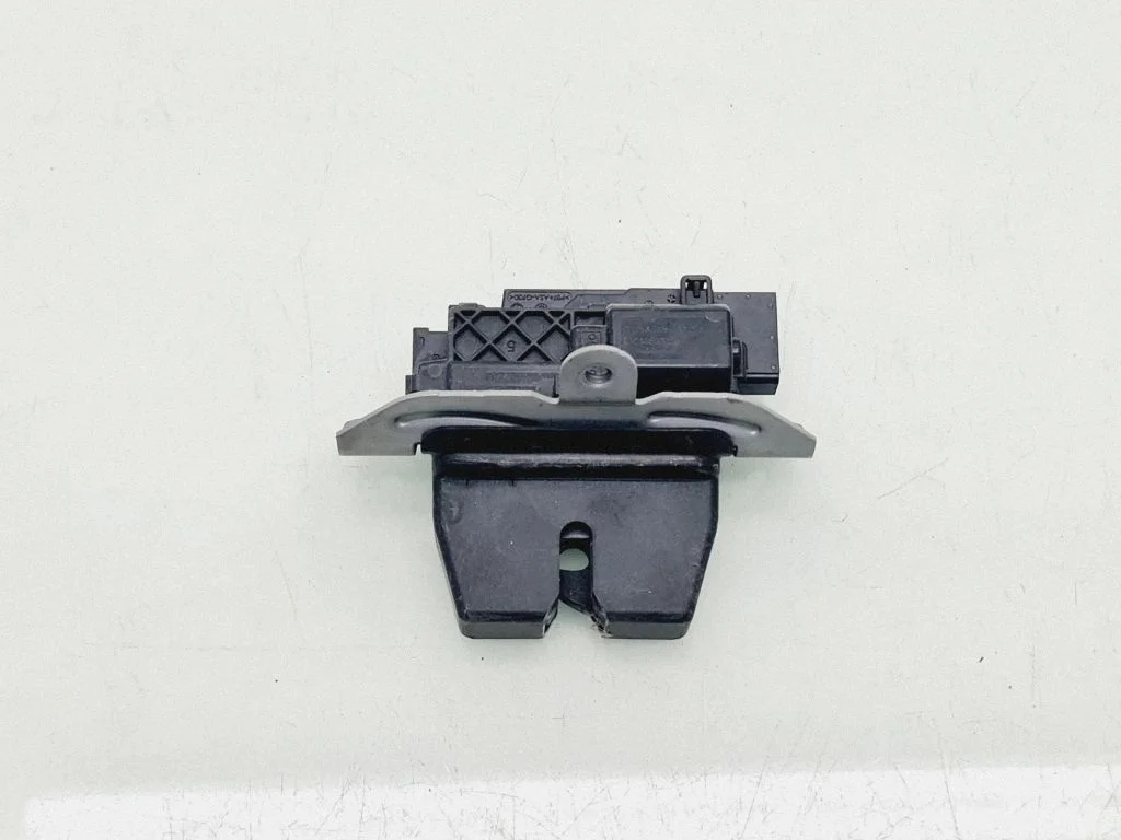 Tailgate/trunk/boot lock/catch/latch GJ547843102AA