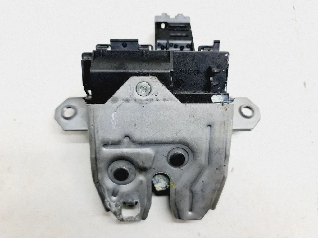 Zamek klapy bagażnika – Volvo S60 (2011-2013)