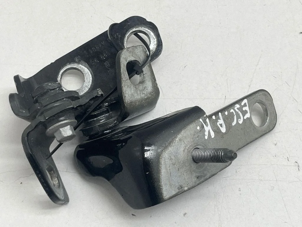 Esiukse hingede komplekt H1BBA2201