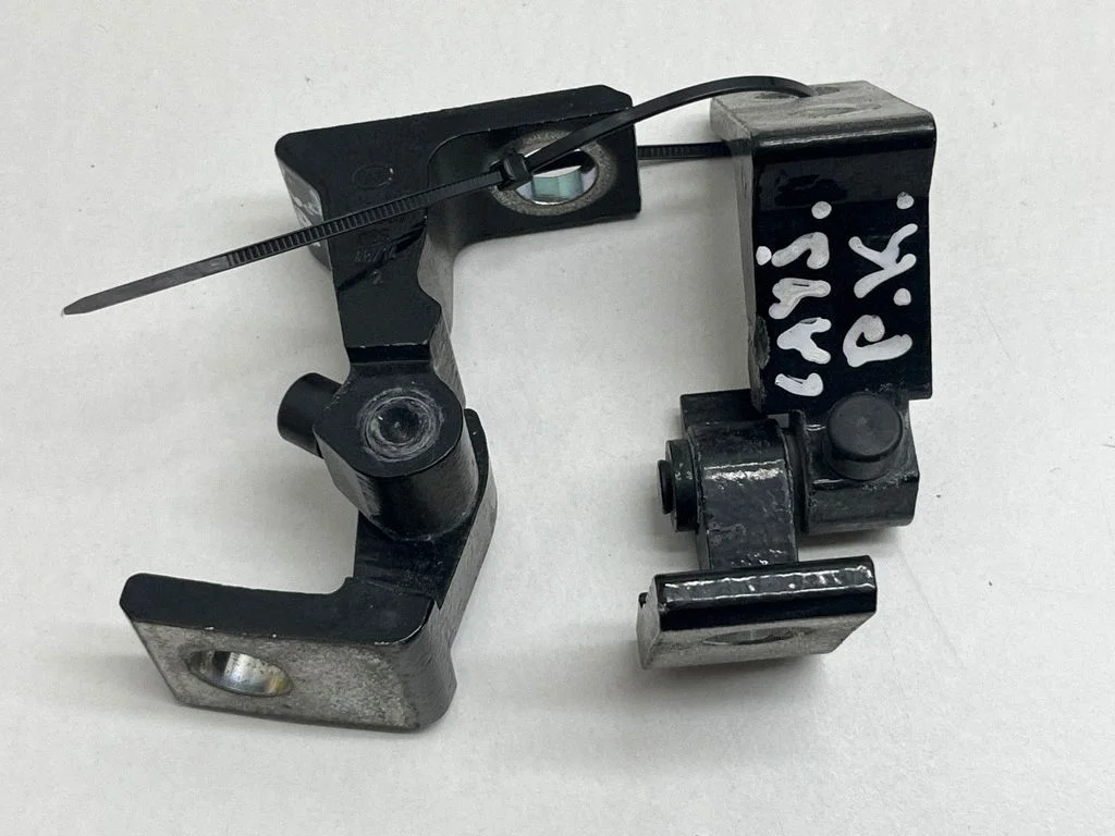 Front door hinges set 8K0831402