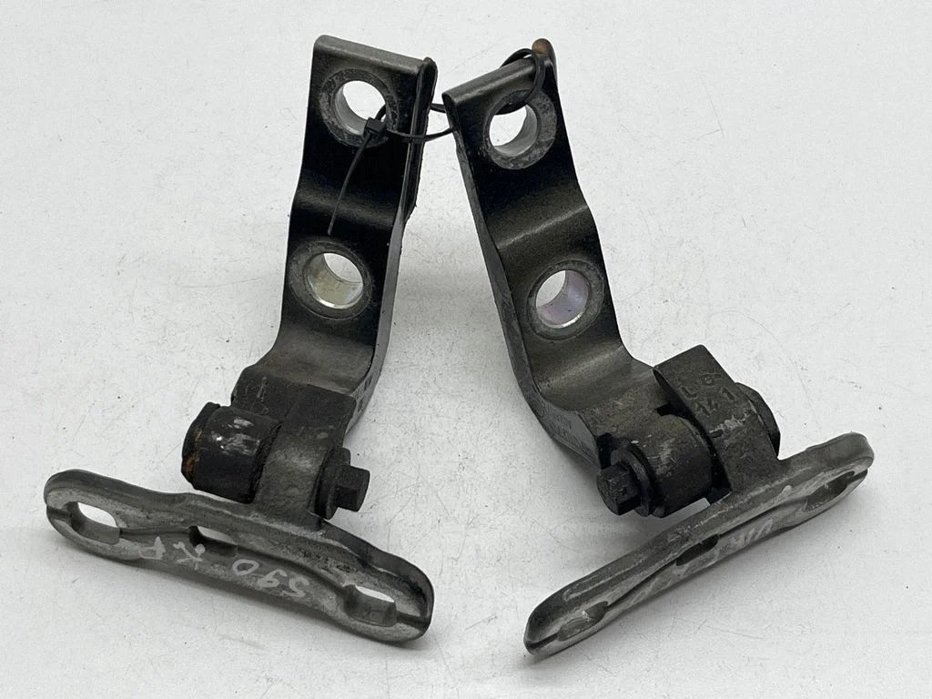 Front door hinges set – Volvo S90, V90 (2016-)