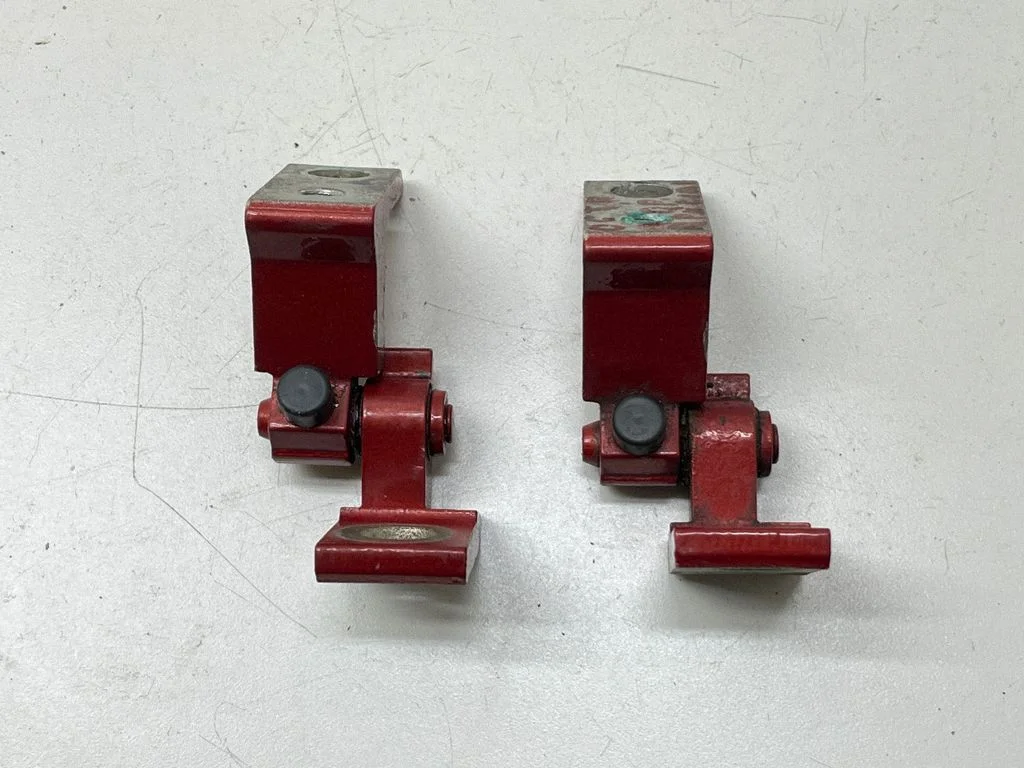 Esiukse hingede komplekt – Skoda Octavia Mk3 (5E) (2013-2019)