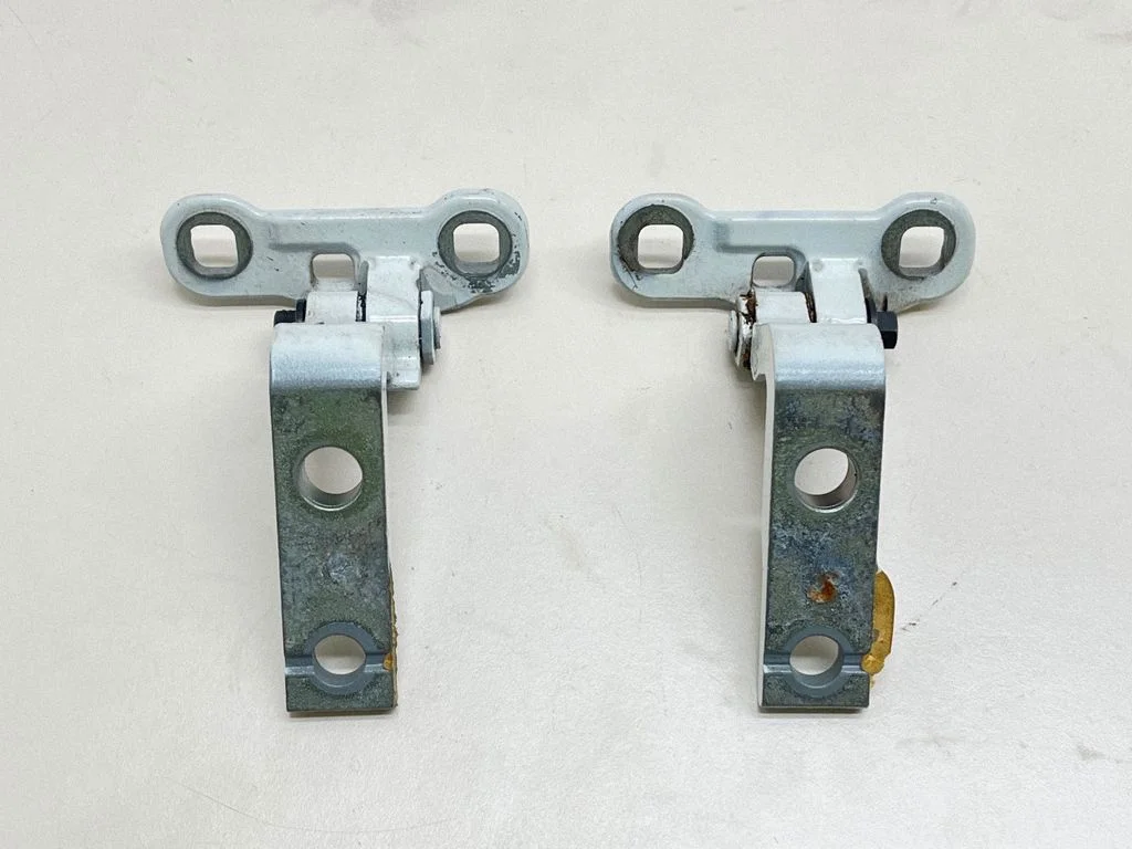 Front door hinges set – Volvo S90, V90 (2016-)